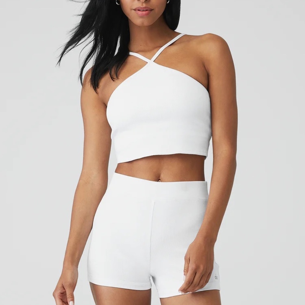 alo GODDESS RIBBED CROSS CROP TOP